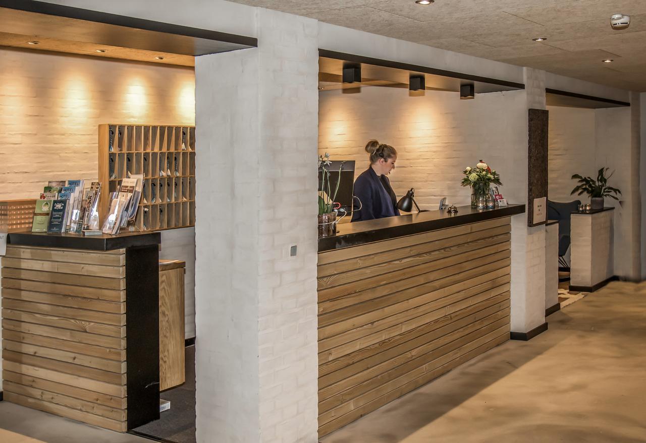 Hotel 6400 ซันเดอร์เบิร์ก ภายนอก รูปภาพ